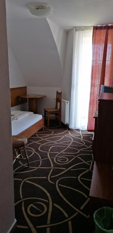 Pension Magnolia Trencin Bagian luar foto