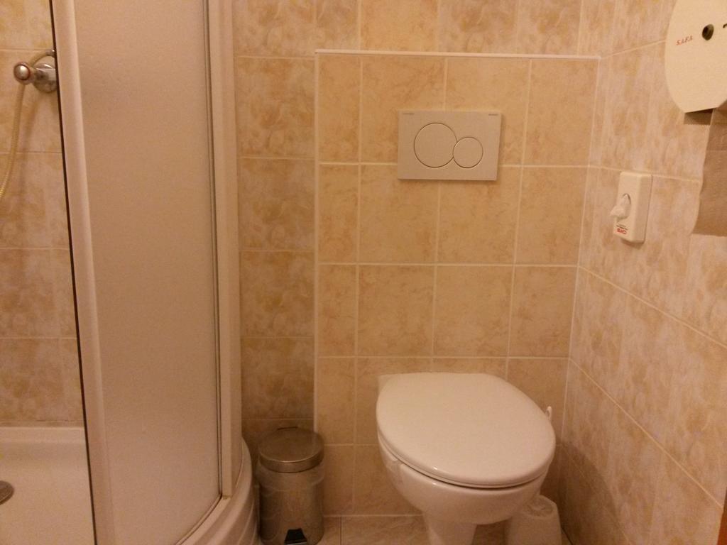 Pension Magnolia Trencin Bagian luar foto